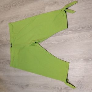 Twiggy London Green Capris Leggings Size 2X